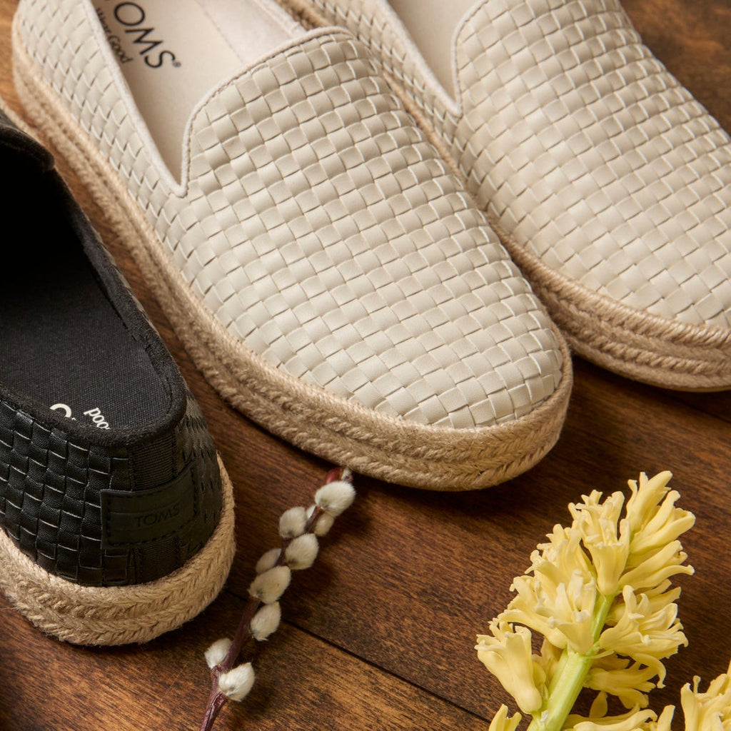 Laydown detail short of the light sand woven basket Carolina espadrille