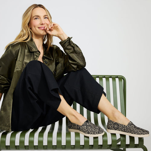 On figure image of the Black Diamond Gloal Woven Alpargata Plus