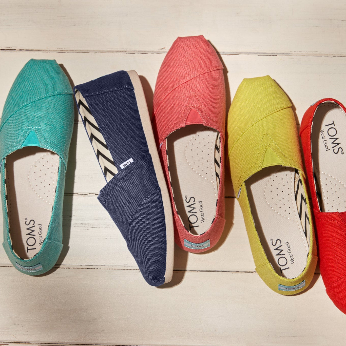 Laydown image of the aqua heritage canvas alpargata