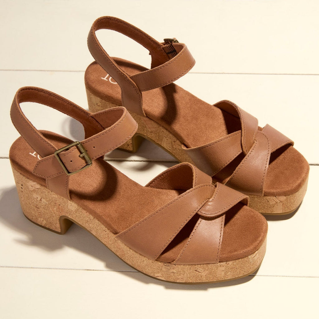Laydown image of the Brown Sugar Leather Isla Heeled Sandal