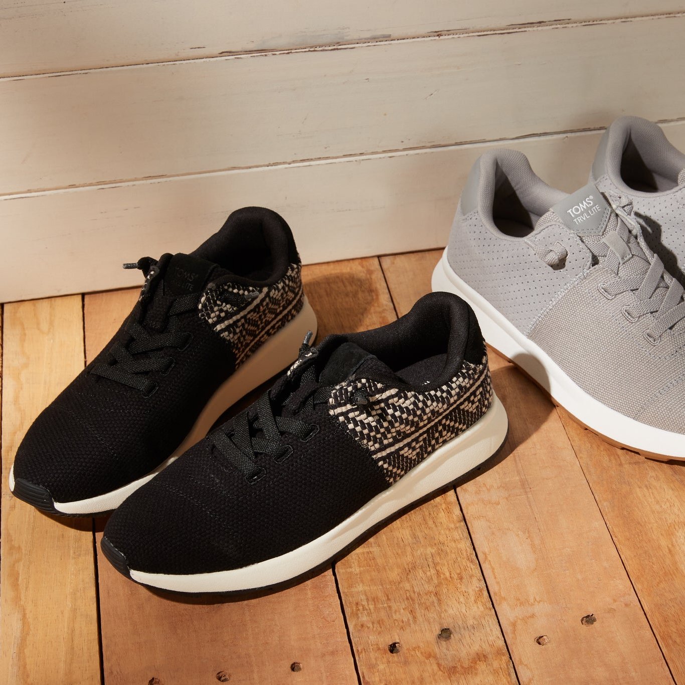 Laydown image of the black diamond global woven TRVL Lite Cabrillo lace up sneaker