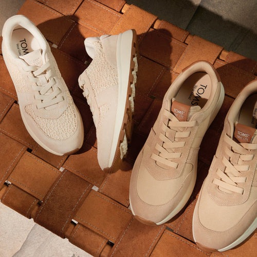 Laydown image of the natural moroccan crochet TRVL Lite Retro sneakers